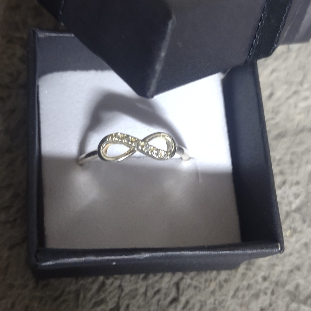 Vintage Silver Diamond Infinity Ring - image 3